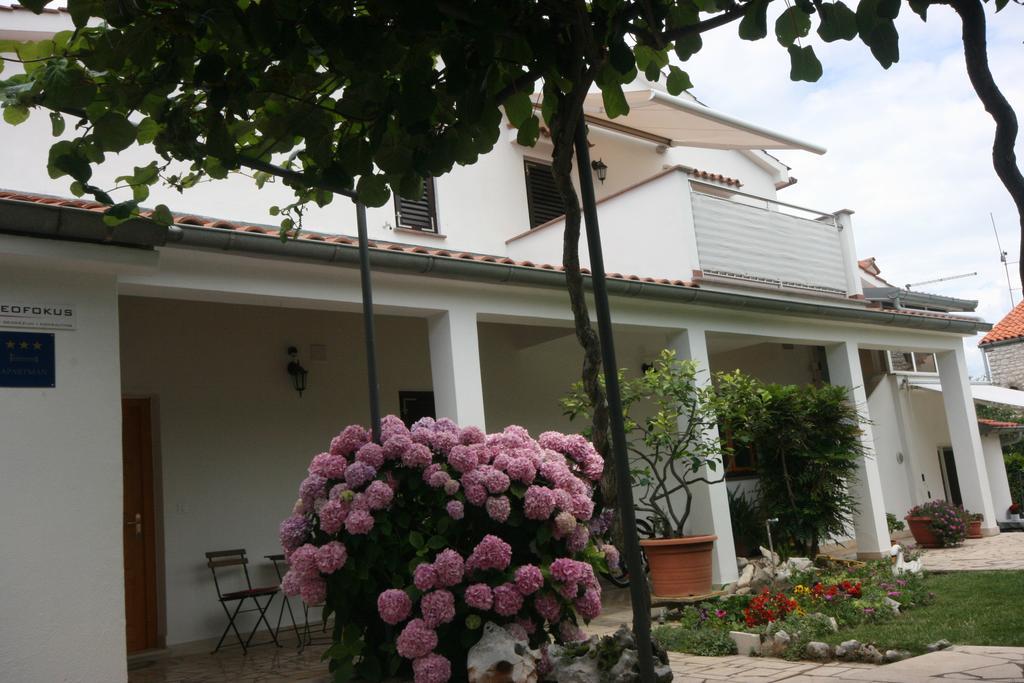 Apartment Luisa Porec Exterior photo